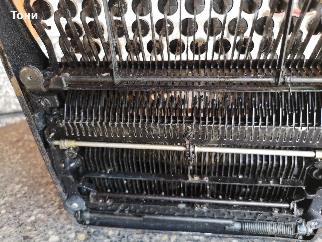 Пишеща машина Mercedes Prima изправна, снимка 3 - Антикварни и старинни предмети - 53835260