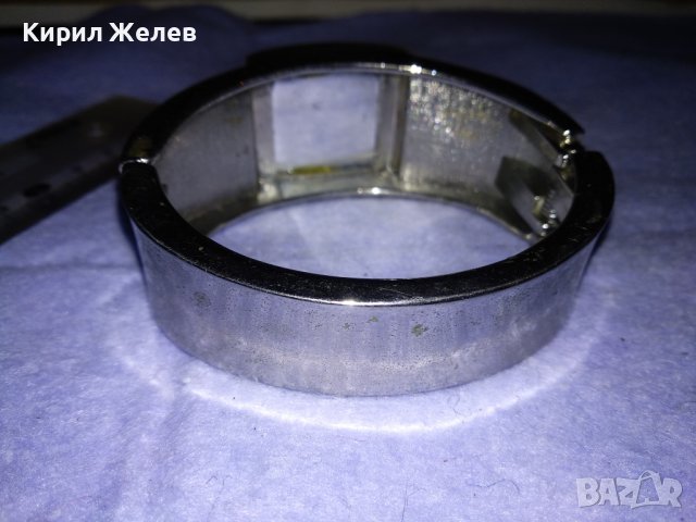 ЕФЕКТНА СРЕБРИСТА ВИНТИДЖ  - АРТ ГРИВНА с ФАСЕТИРАН КРИСТАЛ 9278, снимка 10 - Гривни - 41265151