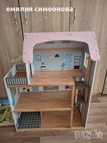 дървена къща за кукли 