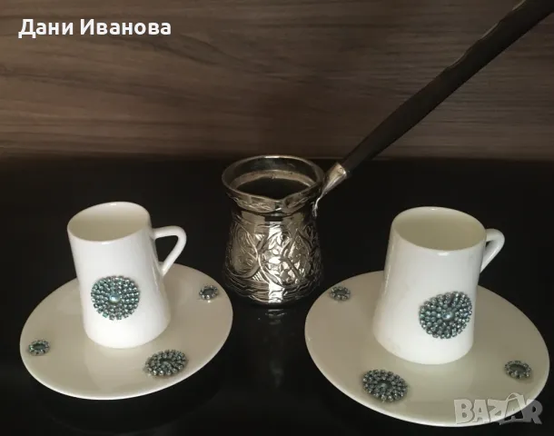 Комплект за турско кафе - 2 чаши и джезве - НОВ, снимка 2 - Сервизи - 47840921