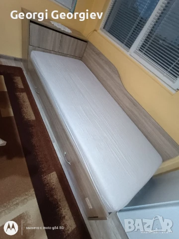 два броя ъглови легла с чекмеджета и две ракли