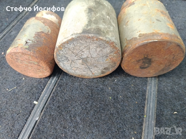 Стари тежести за кантар , снимка 4 - Антикварни и старинни предмети - 51680017
