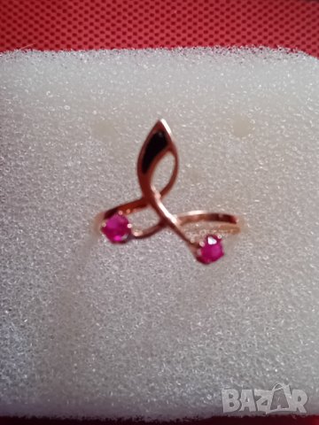 Руски  златен пръстен с рубинчета и емайл 583