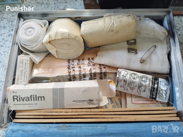 Сто аптечка от соца пълна, снимка 2 - Антикварни и старинни предмети - 53869477