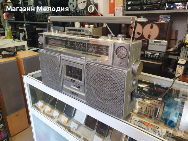 Радиокасетофон Sanyo M9975LU  В перфектно техническо и много добро визуално състояние., снимка 3 - Радиокасетофони, транзистори - 41551241