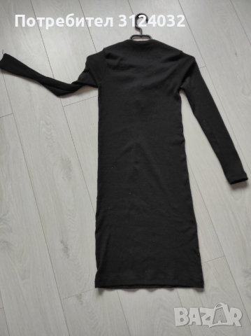 Продавам черна рокля с дълъг ръкав рипс, снимка 2 - Рокли - 36421639