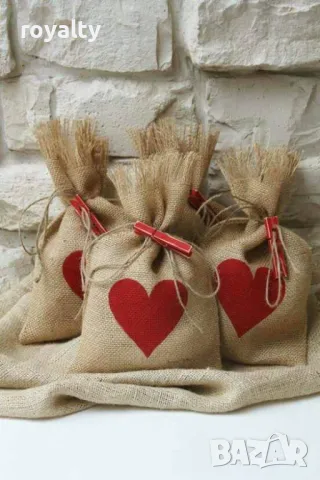 Торбичка с 3 артикула изненада