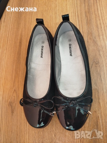 Обувки за момиче, снимка 2 - Детски обувки - 53588569