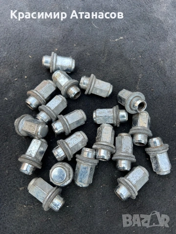 Гайки джанти за Тойота корола версо. 2004-2009г, снимка 2 - Аксесоари и консумативи - 53744018