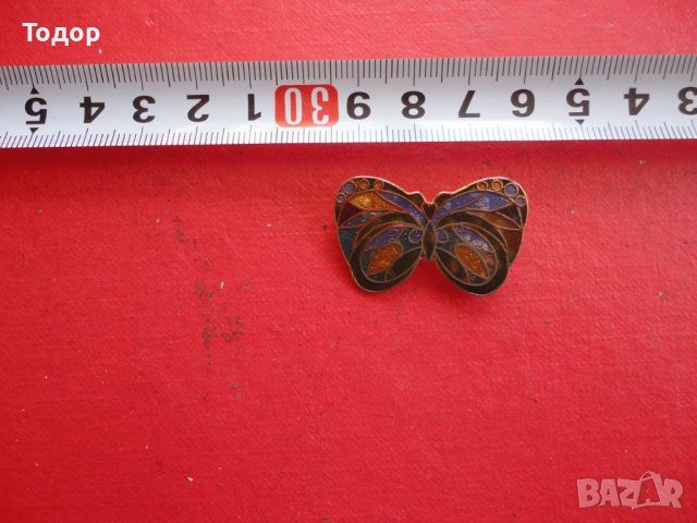 Уникална позлатена брошка с емайл Пеперуда