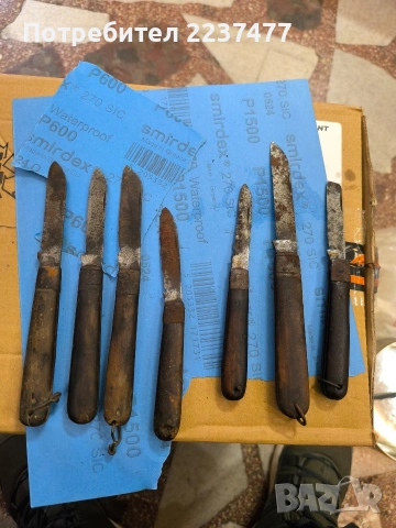 лот много  стари войнишки ножчета 