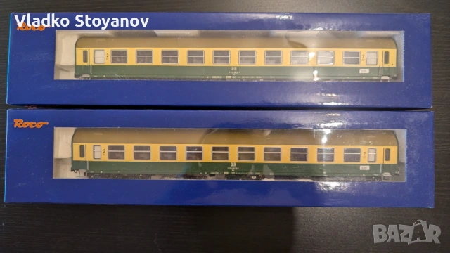 Два броя вагони на DR от Roco 1/87