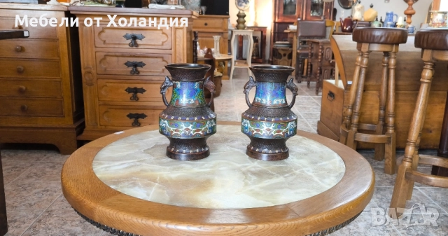 две японски вази Клоасон от 19-ти век