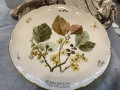 Стенна чиния порцелан произведено във Швейцария  1987 години колекция           “Зигфрид “, снимка 1