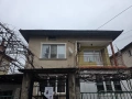 Продава втори етаж от къща, снимка 1