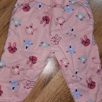 панталонче със зайчета, снимка 1 - Панталони и долнища за бебе - 44368467