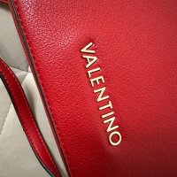 Дамска чанта Valentino, снимка 1 - Чанти - 41798574