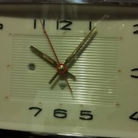 Стар механичен будилник, настолен часовник, снимка 2 - Колекции - 41499894