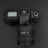 Canon EOS 10 SLR филмов фотоапарат и обектив Sigma 28-70 mm f:2.8, снимка 3 - Фотоапарати - 44659946