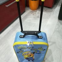 Детски куфар с колелца и телескопична дръжка - Миньоните, снимка 2 - Куфари - 38815569