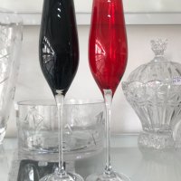 Красиви чаши за шампанско в различни цветове, снимка 1 - Чаши - 44185136
