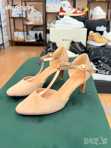 Дамски обувки на нисък ток About You  29 лв., снимка 1