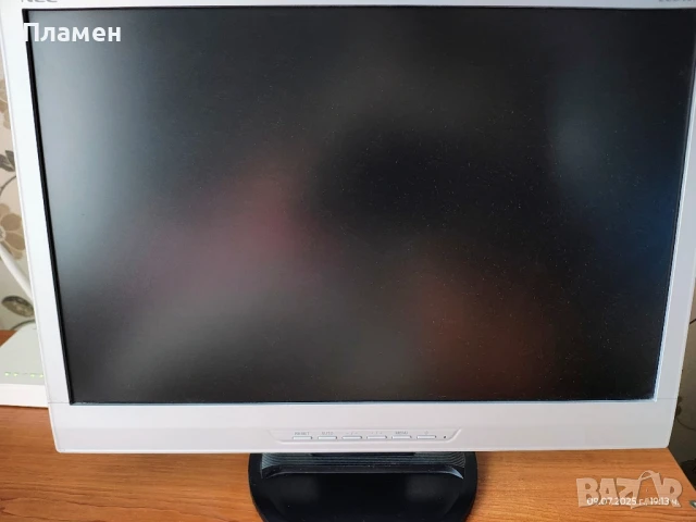 Продавам монитор NEC LCD22WV 