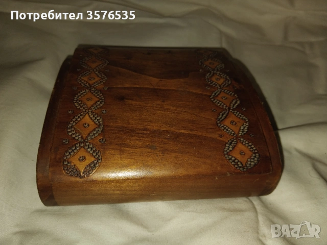 Продавам дървена табакера за цигари, снимка 4 - Колекции - 53158549