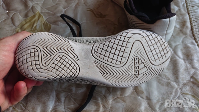 Детски футболни обувки стоножки Адидас номер 35, снимка 4 - Детски маратонки - 53498429
