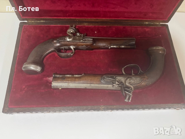 Чифт кремъчни пистолети, снимка 2 - Антикварни и старинни предмети - 52297466