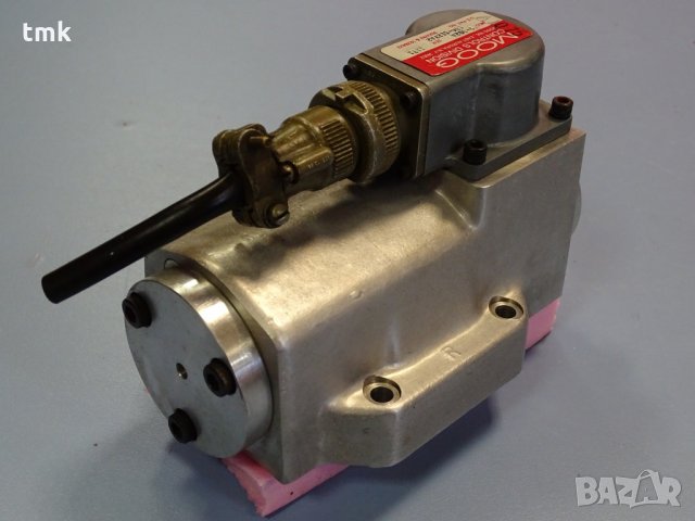 Хидравличен пропорционален клапан MOOG Controls Division 79-302A, снимка 4 - Резервни части за машини - 34162258