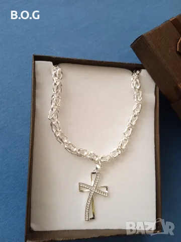 Масивен, сребърен ланец. 5 различни варианта с кръст. Поставен в луксозна подаръчна кутия., снимка 4 - Колиета, медальони, синджири - 43450769