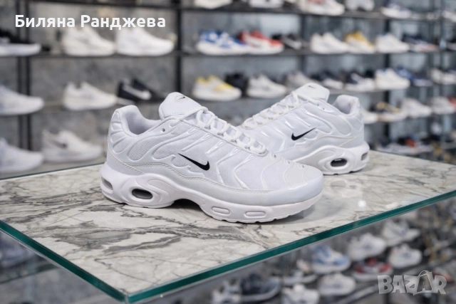  Дамски маратонкиNike Air Max  Plus , снимка 2 - Маратонки - 53749731