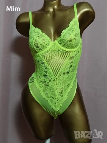 S Неоново жълто дантелено боди 