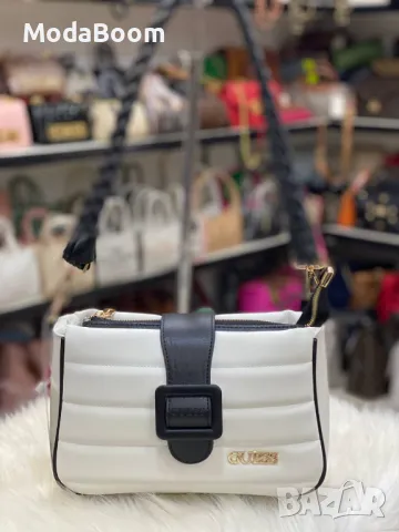 Guess дамски чанти Различни цветове 