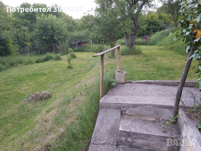 Къща с голям двор в с. Златуша. На 21 км от София., снимка 18 - Къщи - 42261557