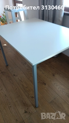 Маса/бюро с метални крака, снимка 3 - Бюра - 52777614