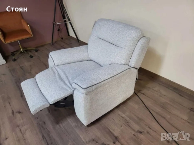 Светло сив фотьойл от плат с електрически релаксиращ механизъм, снимка 7 - Дивани и мека мебел - 51955036