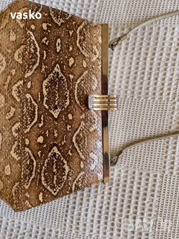 Дамска чанта-змийска кожа, снимка 3 - Чанти - 49368626