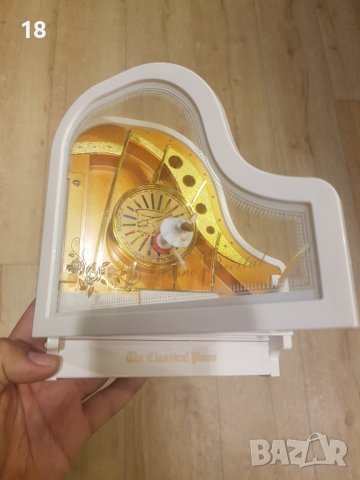 Пиано с балерина