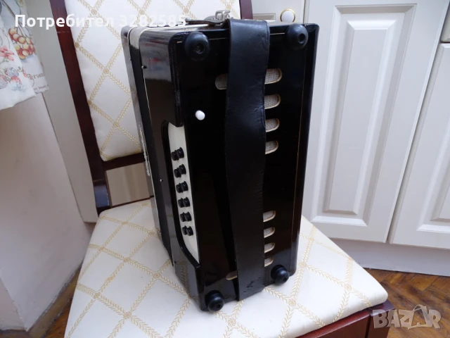 Акордеон Велтмайстер 12 баса, снимка 5 - Акордеони - 51255970