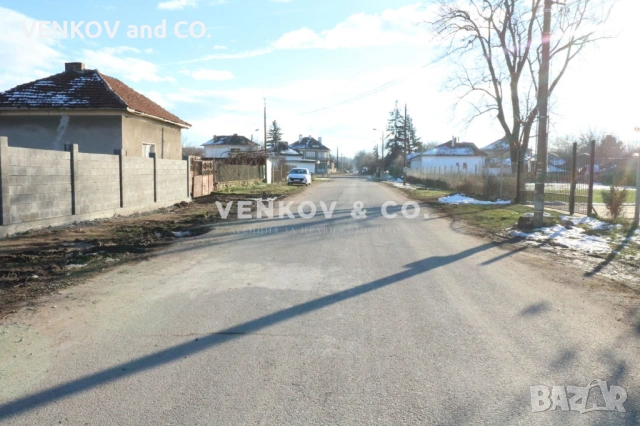 НА МЕТРИ ОТ СПИРКА, ПЛОЩАД И УЧИЛИЩЕ!! АСФАЛТОВ ПЪТ!! ГОТОВА ДО КЛЮЧ С ЧИСТО НОВ ПОКРИВ!! РАВЕН ДВОР, снимка 14 - Къщи - 53247317