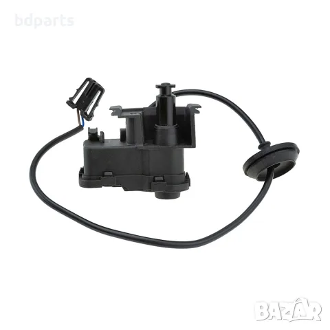 Моторче за заключване на капачка резервоар, VW Beetle, снимка 3 - Части - 56143203