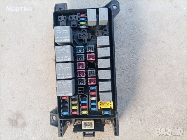 Табло с бушони ( табло с предпазители ) за Kia Sorento - Киа Соренто - дизел 2.5 CRDI 16 V - 140 к.с, снимка 6 - Части - 41641955