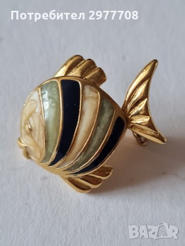 Позлатена брошка - риба