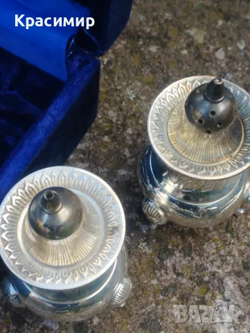 Винтидж комплект EPNS за сол и черен пипер на поднос в кадифена кутия , снимка 6 - Антикварни и старинни предмети - 47737308