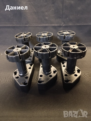 Регулируеми крачета за мебели