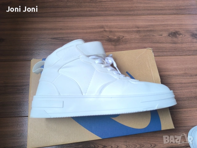 Бели високи маратонки Bershka №42 – много запазени