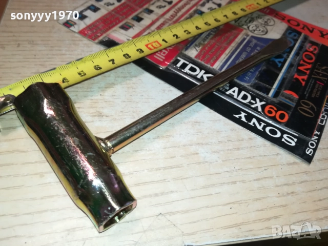 КЛЮЧ ЗА РЕЗАЧКА 2711251140, снимка 2 - Градинска техника - 52559082