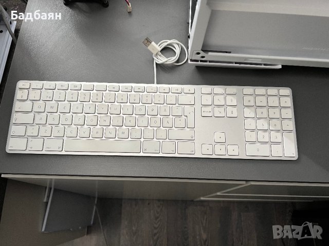 Apple клавиатура А1243 , снимка 1 - Клавиатури и мишки - 41350438